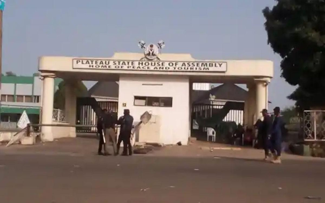 Court sacks Plateau speaker